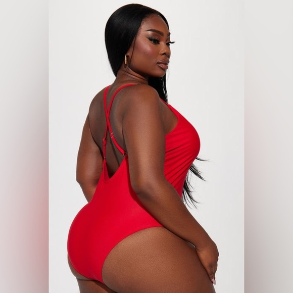 NWT Fashion Nova Gabriela Cut Out 1 Piece Swimsuit - Red Plus Size 2X - Picture 5 of 8